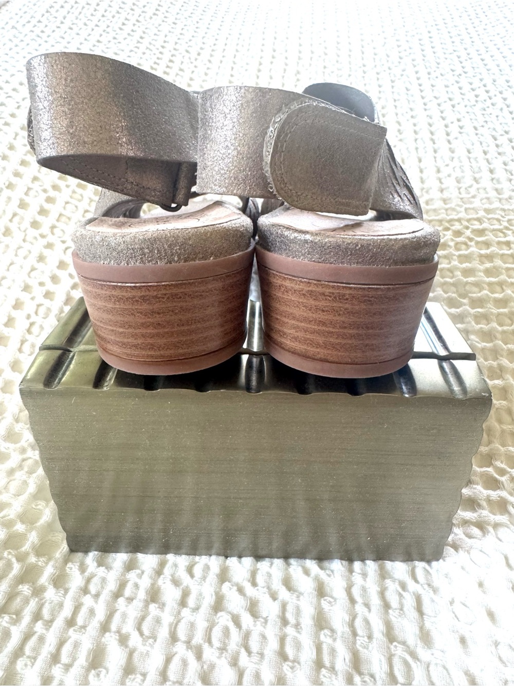 Brioso Mercer Metallic Leather Sandals Pewter Size 5.5 - Picture 7 of 11
